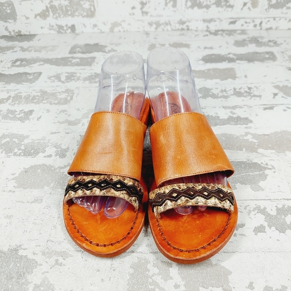 NEW Free People Saturday Brown Leather Embroidered Two Strap Flat Sandals K95 - Picture 3 of 11